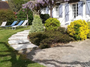 Charmant Gîte Familial au Cœur des Châteaux de la Loire, Jardin Clôturé et Équipements Bébé Inclus - FR-1-491-361